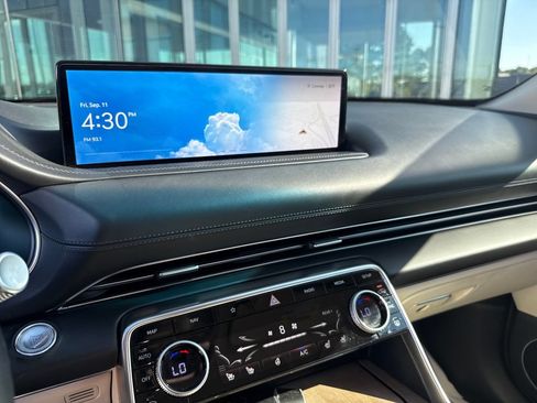 Used 2023 Genesis GV80 2.5T w/ Prestige Package AWD/4WD image 19