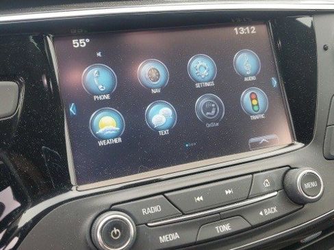 Used 2019 Buick Envision Essence image 9