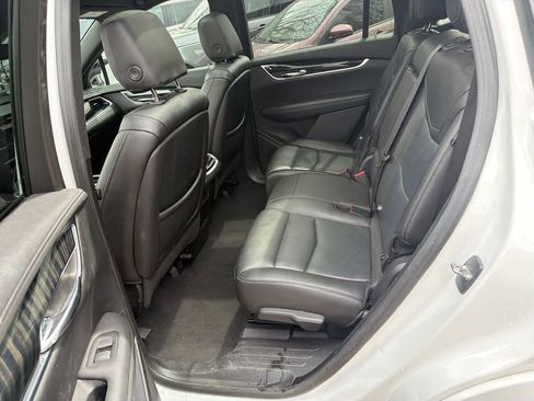 Used 2021 Cadillac XT6 Premium Luxury image 10