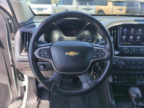 Used 2022 Chevrolet Colorado Z71 AWD/4WD image 17