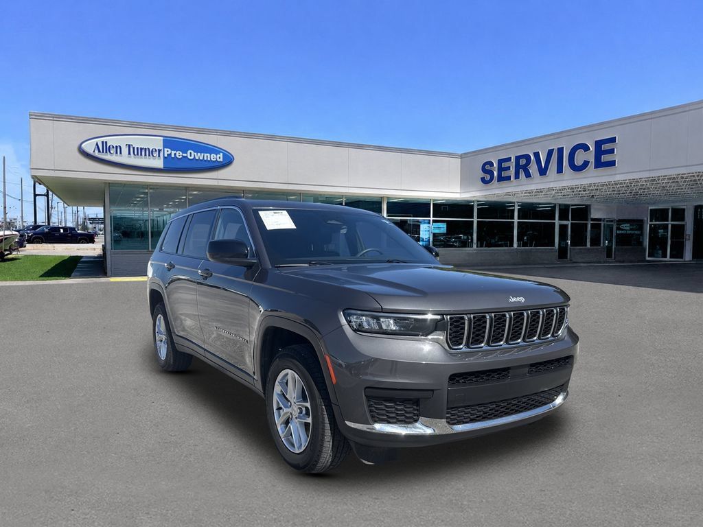 Used 2025 Jeep Grand Cherokee L Laredo RWD image 2