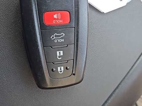 Used 2022 Toyota Highlander XSE image 46