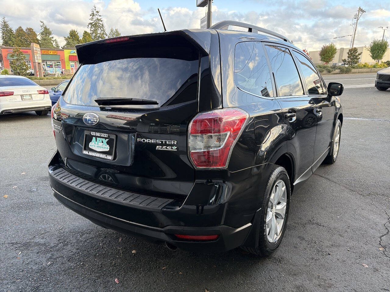 Used 2014 Subaru Forester 2.5i Limited AWD/4WD image 7