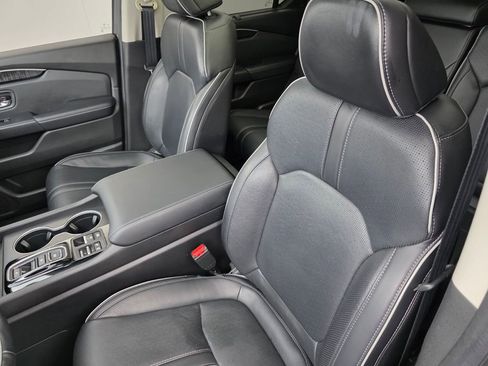 Used 2023 Honda Pilot Elite image 11