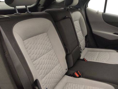 Used 2021 Chevrolet Equinox LS FWD image 19
