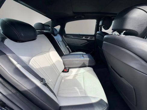 Used 2018 Genesis G80 3.3T Sport RWD image 12