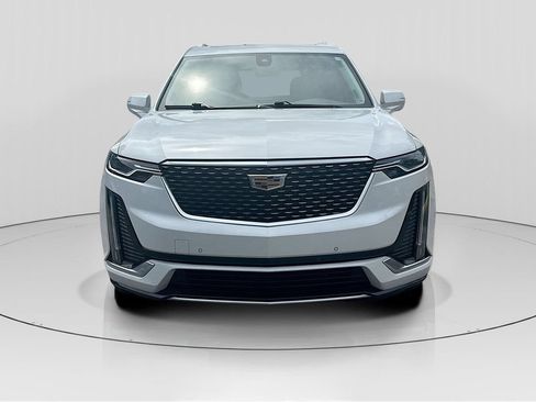 Used 2022 Cadillac XT6 Premium Luxury FWD image 2