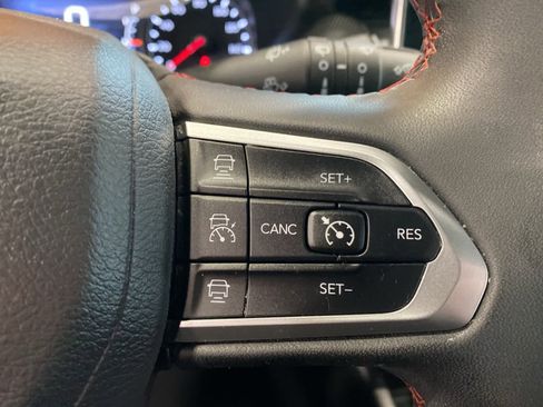 Used 2025 Jeep Compass Trailhawk image 21