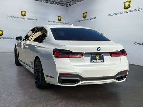 Used 2022 BMW 740i w/ M Sport Package RWD image 7