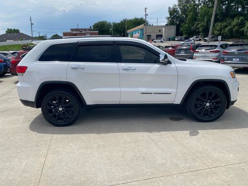 Used 2017 Jeep Grand Cherokee Limited AWD/4WD image 5