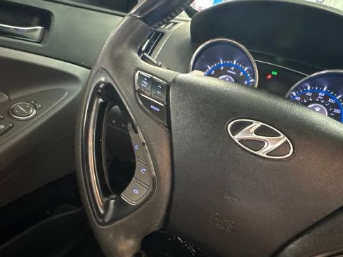 Used 2012 Hyundai Sonata SE w/ Navigation & Sunroof Pkg FWD image 18