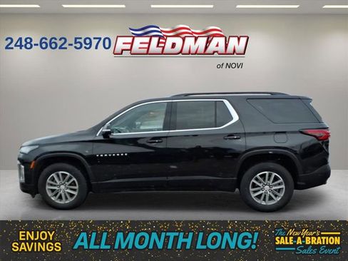 Used 2023 Chevrolet Traverse LT image 2