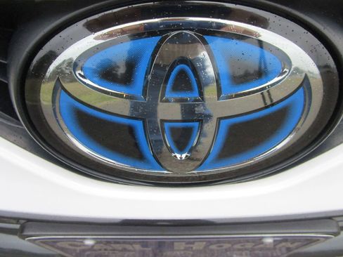 Used 2022 Toyota Camry LE image 21