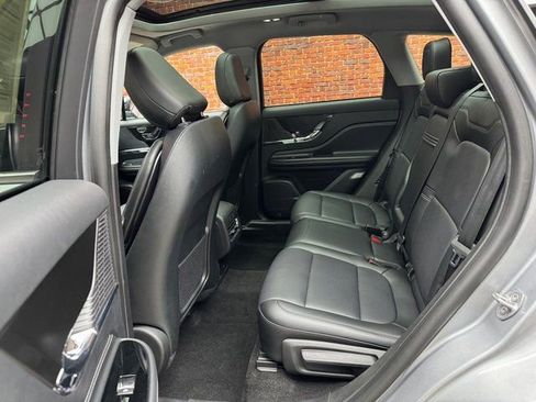 Used 2022 Lincoln Corsair Standard w/ Premium Package image 24