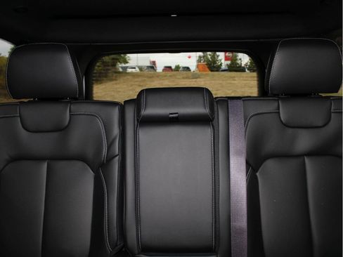 New 2025 Jeep Grand Cherokee Limited w/ Luxury Tech Group II image 33