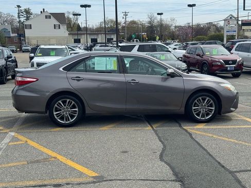 Used 2017 Toyota Camry SE FWD image 7