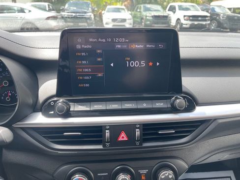 Used 2022 Kia Forte LXS w/ LXS Technology Package FWD image 20