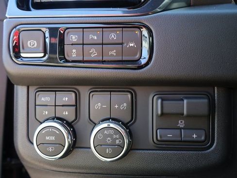 New 2026 GMC Yukon AT4 w/ AT4 Premium Plus Package AWD/4WD image 35