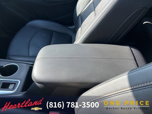Used 2018 Chevrolet Equinox Premier image 40