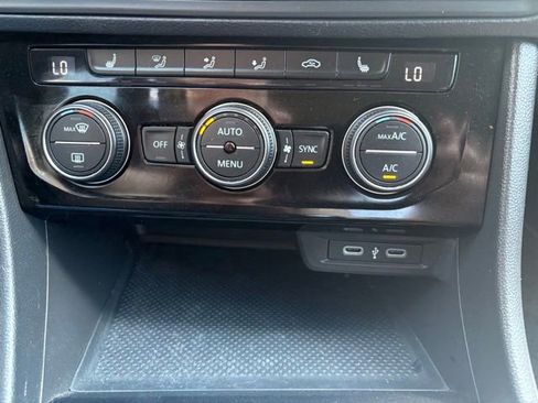 Used 2023 Volkswagen Jetta SE FWD image 28