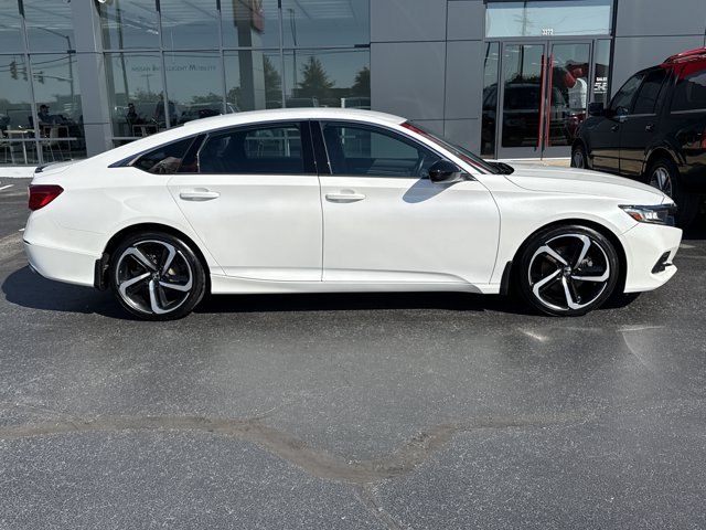 Used 2022 Honda Accord Sport image 2