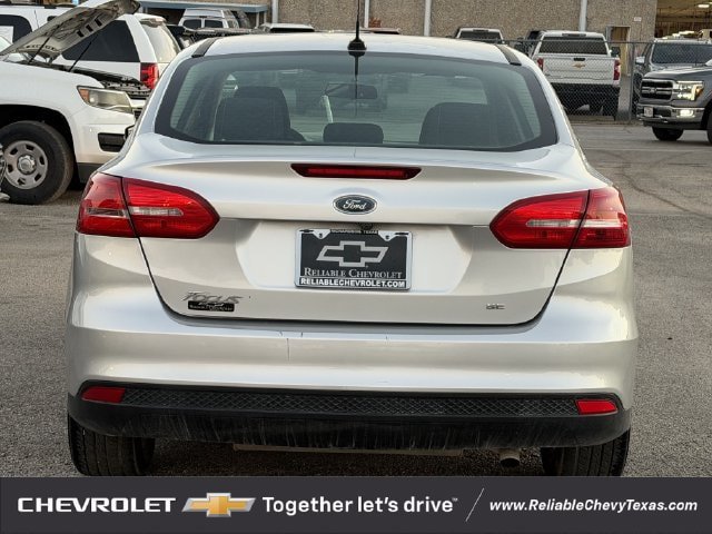 Used 2017 Ford Focus SE FWD image 5