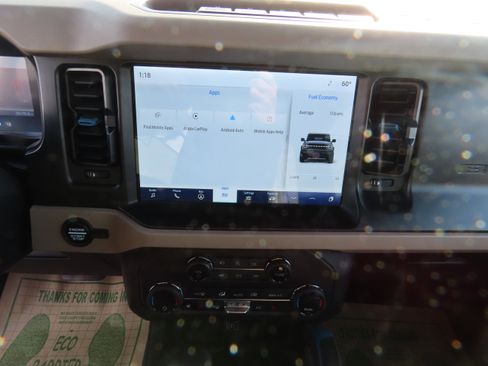 Used 2023 Ford Bronco Wildtrak image 27