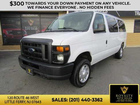 Used 2011 Ford E-150 and Econoline 150 XLT image 1
