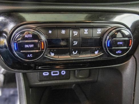 Used 2022 Buick Encore GX Essence w/ Experience Buick Package AWD/4WD image 26