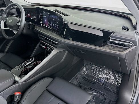 Certified 2025 Audi Q5 Premium Plus w/ Premium Plus image 27