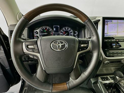 Used 2017 Toyota Land Cruiser AWD/4WD image 11