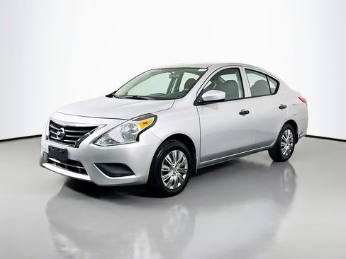 Used 2018 Nissan Versa S image 4