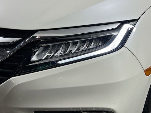 Used 2018 Honda Odyssey Elite image 12