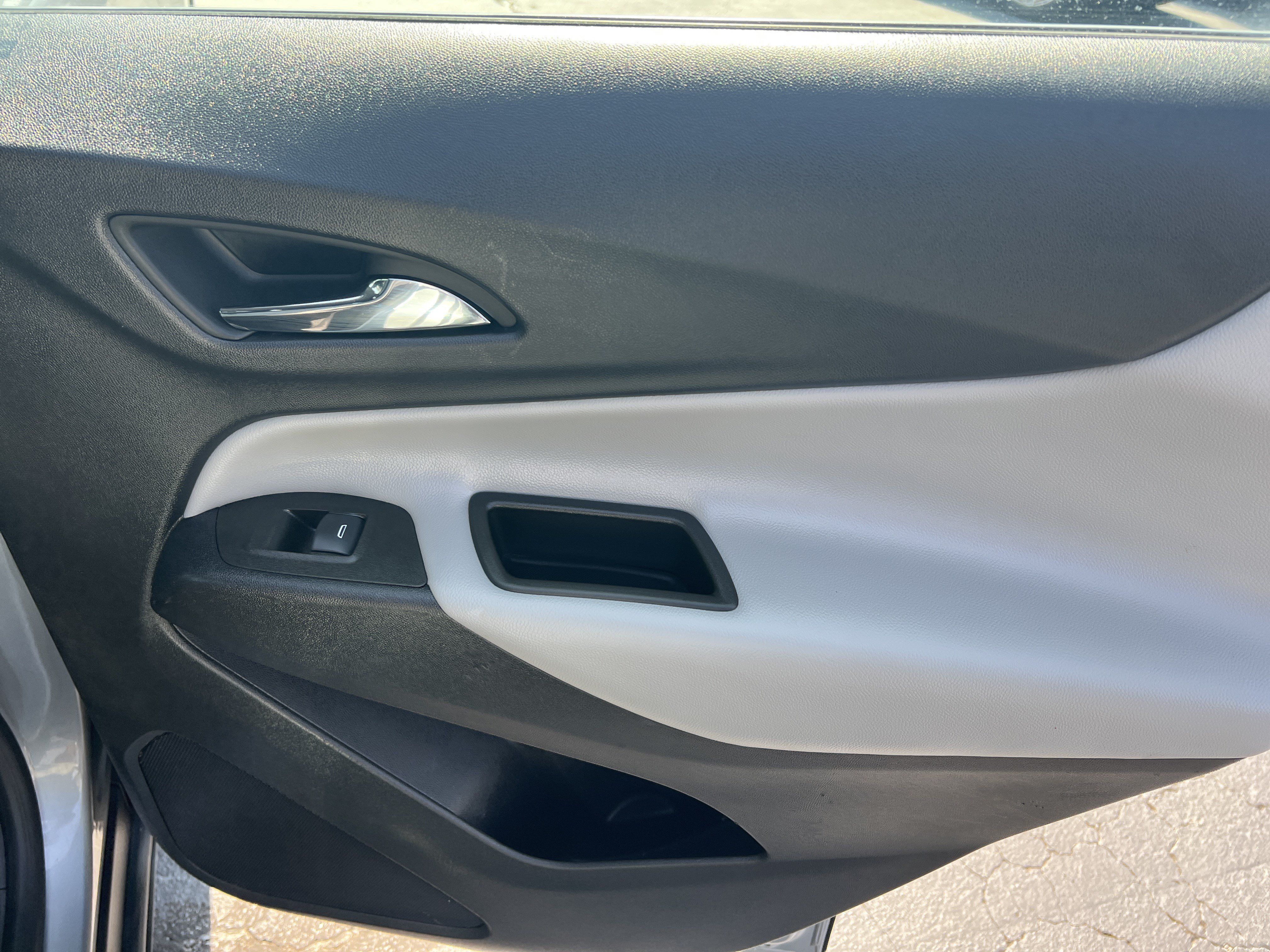 Used 2023 Chevrolet Equinox LS FWD image 16