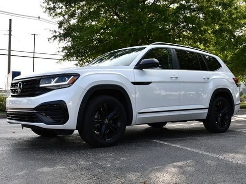 Used 2022 Volkswagen Atlas SEL R-Line AWD/4WD image 2
