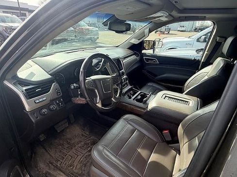 Used 2019 GMC Yukon XL Denali w/ Open Road Package image 3