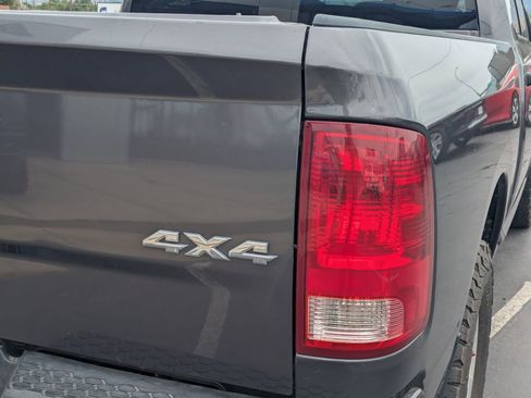 Used 2018 RAM 1500 Express AWD/4WD image 5