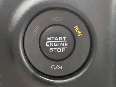 Used 2022 Jeep Wrangler Unlimited Rubicon AWD/4WD image 30