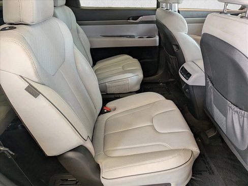 Used 2025 Hyundai Palisade SEL FWD image 27