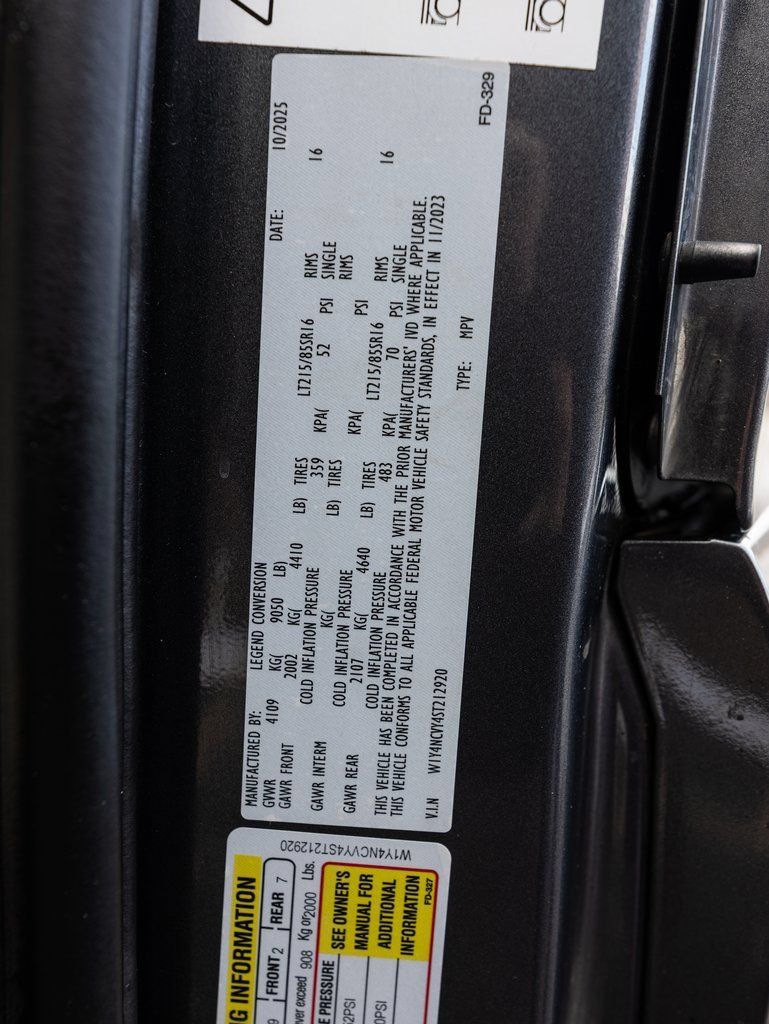 Used 2025 Mercedes-Benz Sprinter 2500 image 33