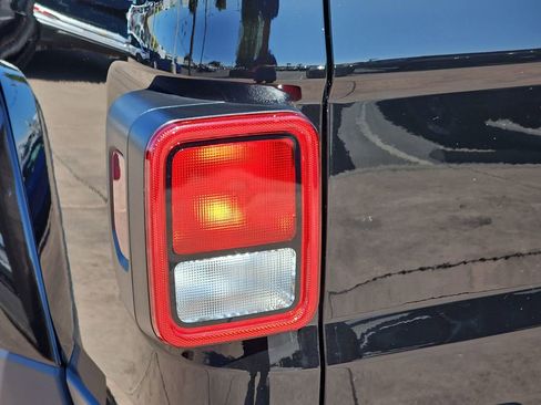 New 2025 Jeep Gladiator Willys image 38