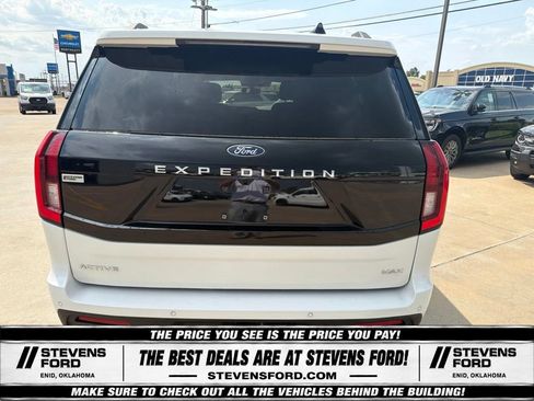 Used 2025 Ford Expedition Max Active AWD/4WD image 11