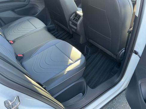 New 2026 Volkswagen Tiguan SE image 28