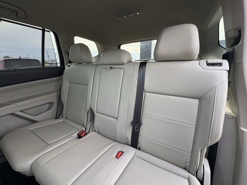 Used 2023 Volkswagen Atlas SE image 28