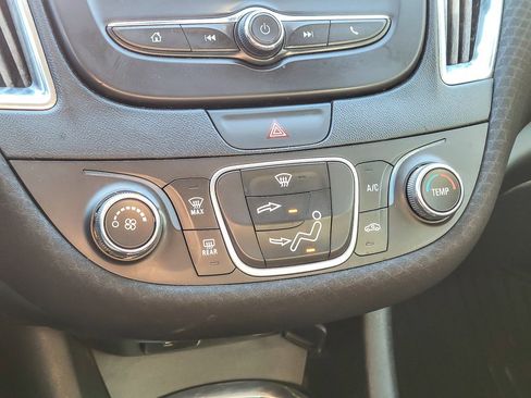 Certified 2018 Chevrolet Malibu LT image 14