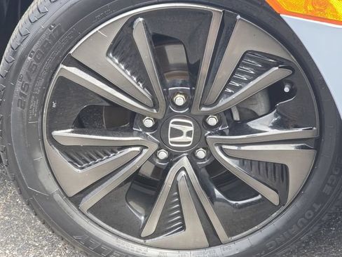 Used 2019 Honda Civic EX image 8