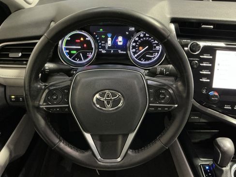 Used 2020 Toyota Camry XLE w/ Sunroof Package image 24