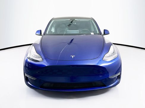 Used 2023 Tesla Model Y Long Range AWD/4WD image 2