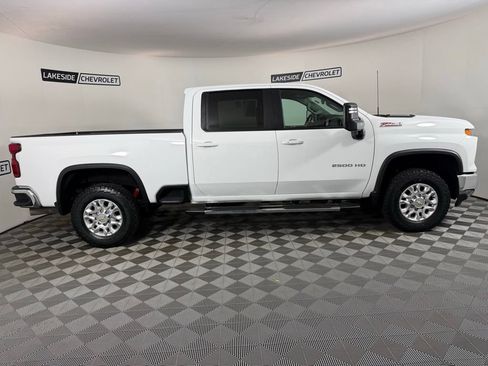 Used 2024 Chevrolet Silverado 2500 LT AWD/4WD image 7