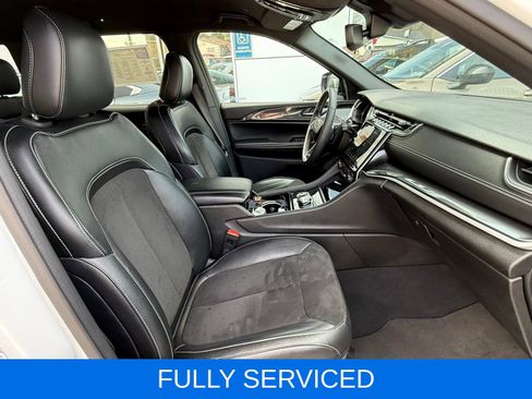 Used 2023 Jeep Grand Cherokee Altitude image 22